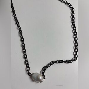 Elegant Black Chain Necklace with Pearl Accent